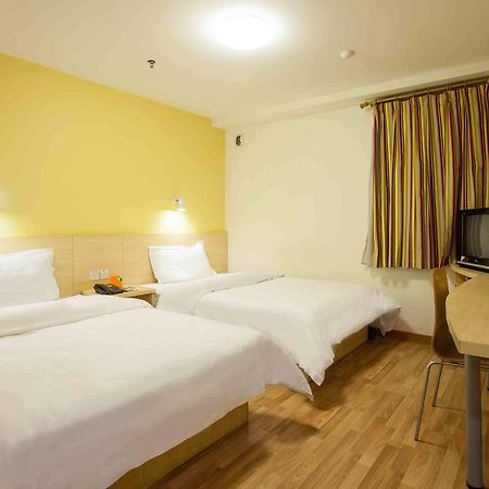 7Days Inn Xianning Hot Spring Pedestrian Street Shopping Park المظهر الخارجي الصورة