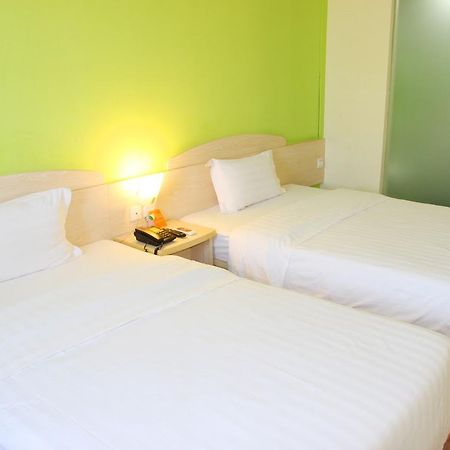 7Days Inn Xianning Hot Spring Pedestrian Street Shopping Park المظهر الخارجي الصورة