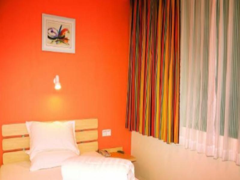 7Days Inn Xianning Hot Spring Pedestrian Street Shopping Park المظهر الخارجي الصورة