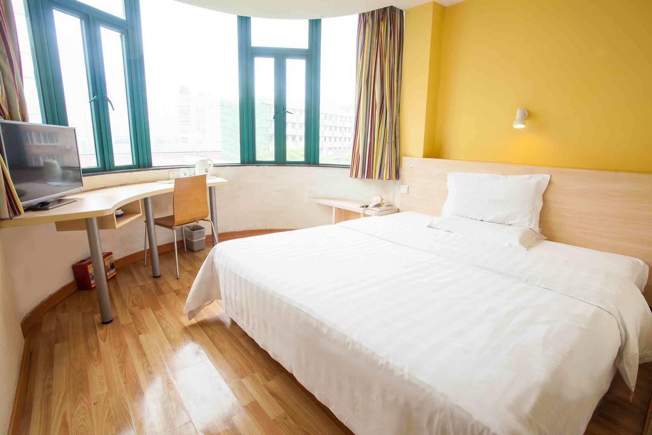 7Days Inn Xianning Hot Spring Pedestrian Street Shopping Park المظهر الخارجي الصورة