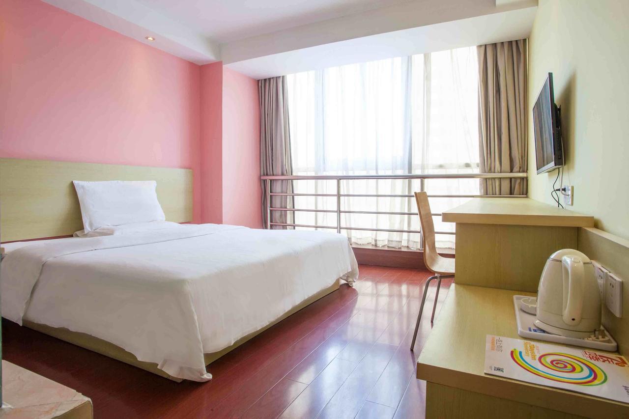 7Days Inn Xianning Hot Spring Pedestrian Street Shopping Park المظهر الخارجي الصورة