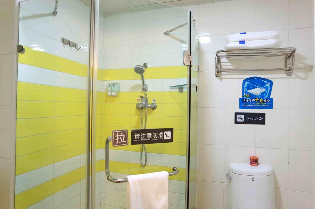 7Days Inn Xianning Hot Spring Pedestrian Street Shopping Park المظهر الخارجي الصورة