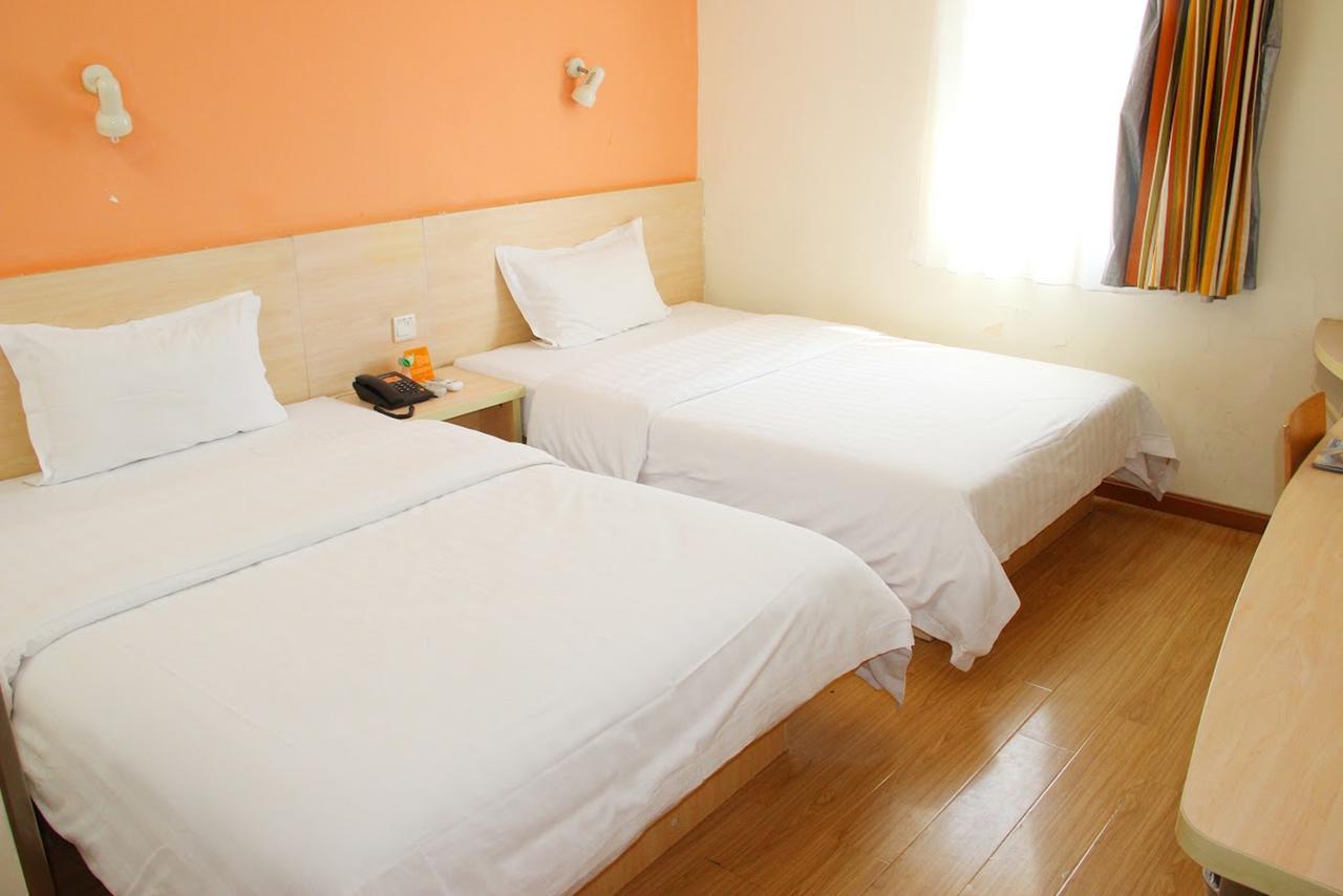 7Days Inn Xianning Hot Spring Pedestrian Street Shopping Park المظهر الخارجي الصورة
