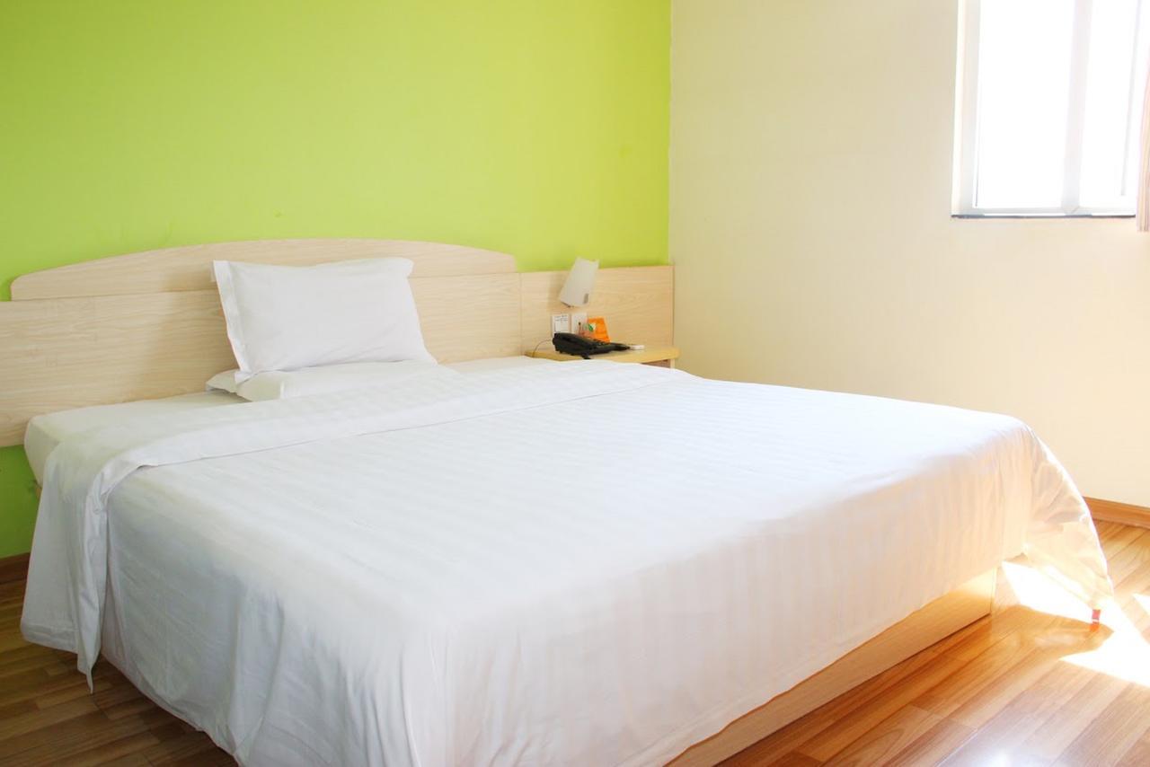 7Days Inn Xianning Hot Spring Pedestrian Street Shopping Park المظهر الخارجي الصورة