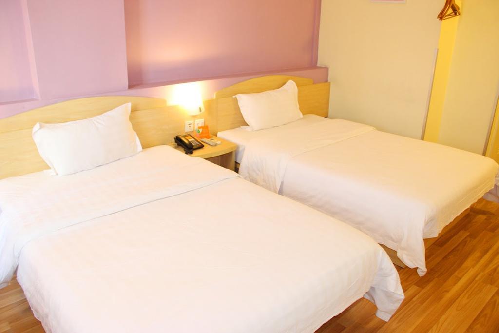 7Days Inn Xianning Hot Spring Pedestrian Street Shopping Park المظهر الخارجي الصورة