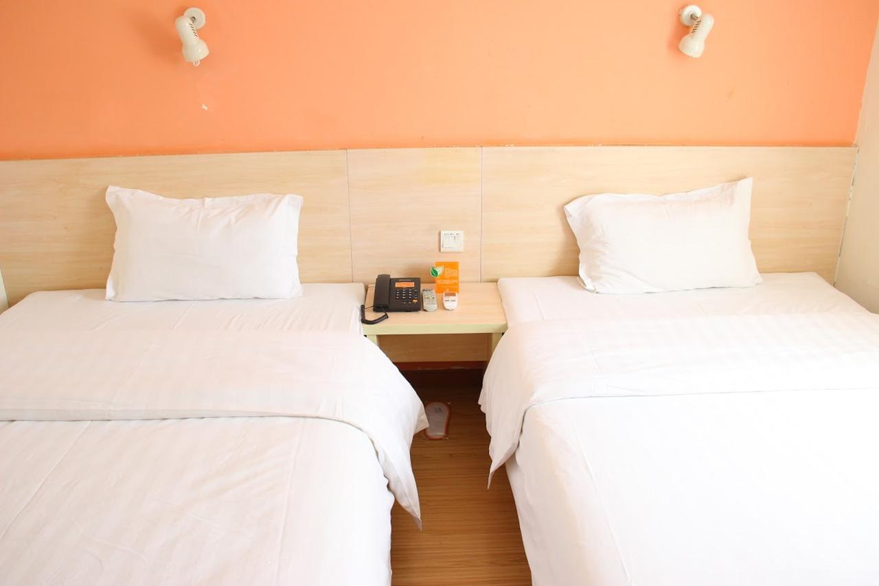 7Days Inn Xianning Hot Spring Pedestrian Street Shopping Park المظهر الخارجي الصورة